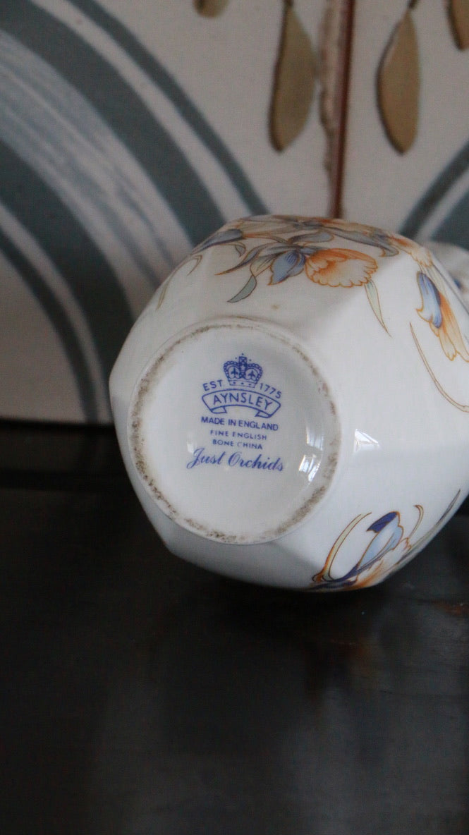 Aynsley Just Orchids Bud Vase Blue & White Orchids