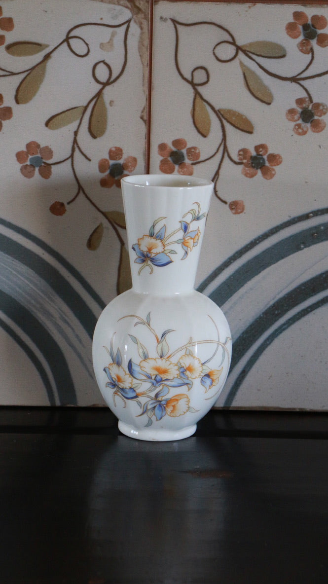 Aynsley Just Orchids Bud Vase Blue & White Orchids