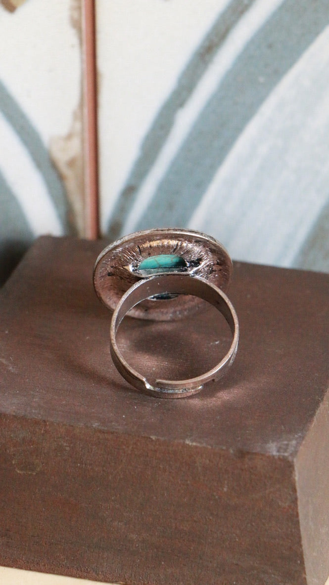 Turquoise-Coloured Oval Costume Ring