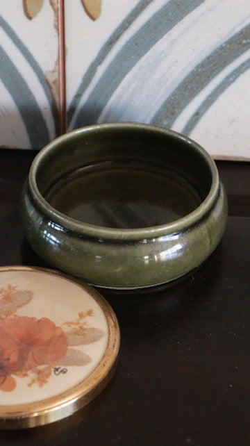 Vintage Irish rustic green ceramic trinket jewellery box with dried flowers