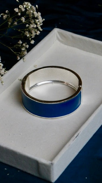 Vintage Silver Tone Blue Enamel Magnetic Clasp Bangle Bracelet