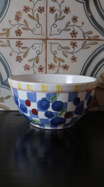 Modern Mesa International Hand-Painted Fruit Bowl – Hungary