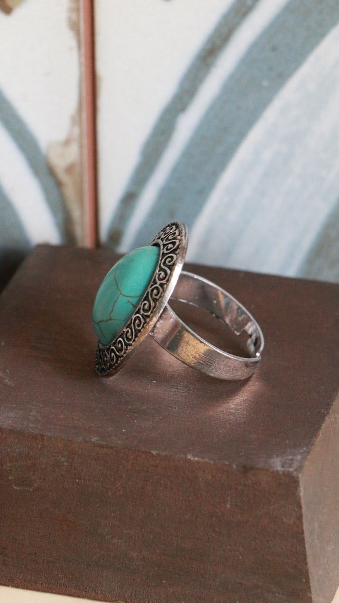 Turquoise-Coloured Oval Costume Ring