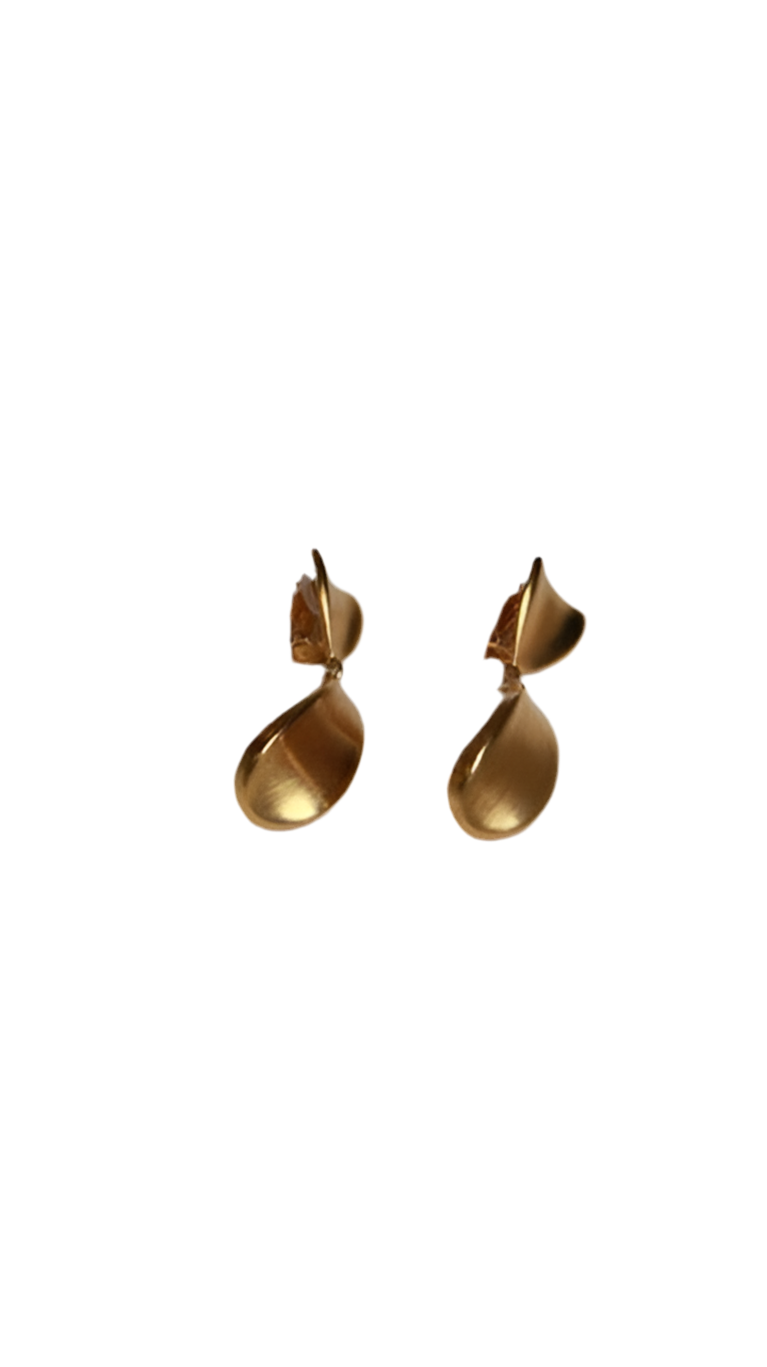 Vintage Gold-Tone Sculptural Drop Earrings