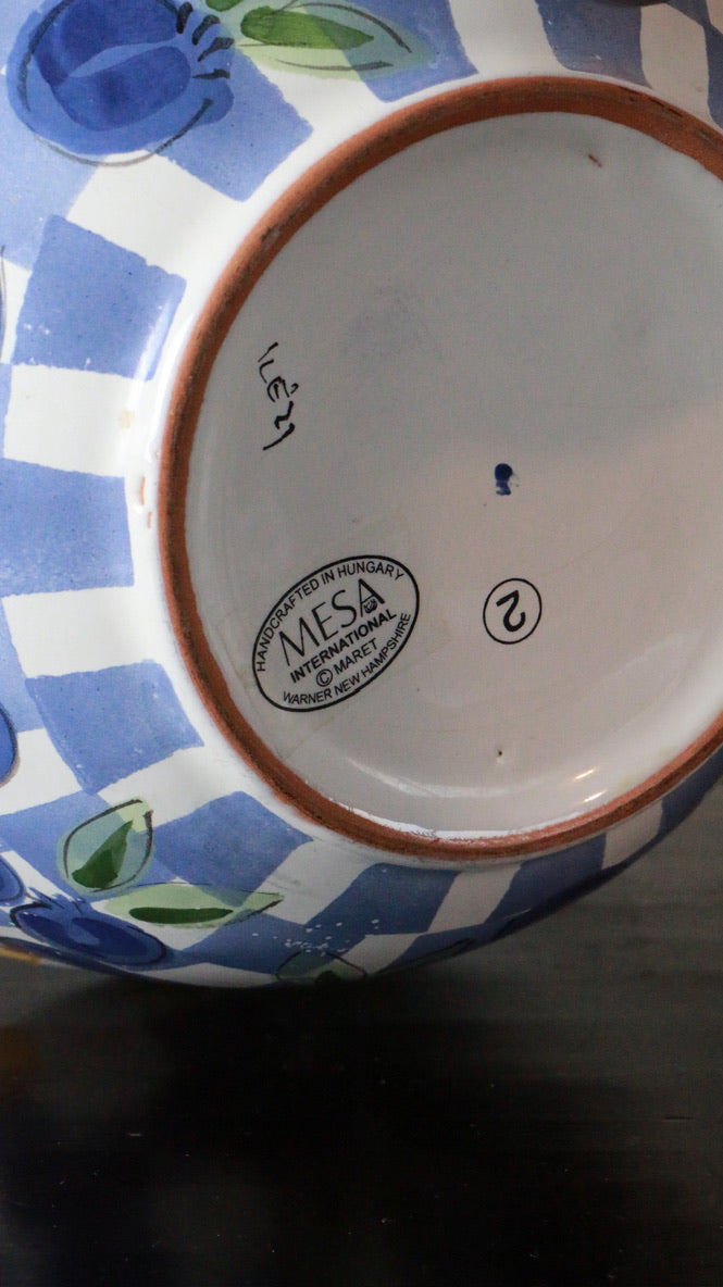 Modern Mesa International Hand-Painted Fruit Bowl – Hungary