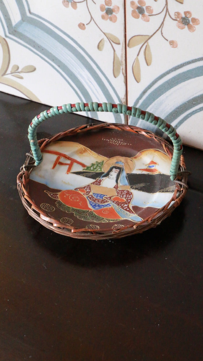 Rare Antique Japanese Satsuma Handled Bowl/Basket with Geisha & Torii Gate Design