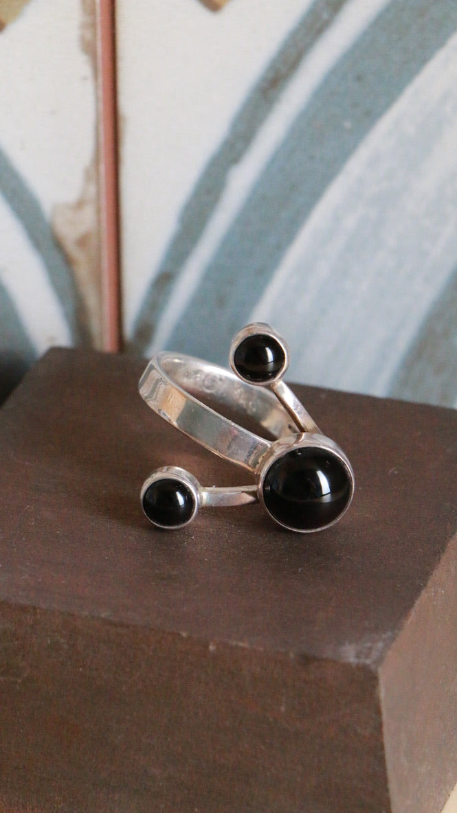 Vintage Mexican 47° Maker Cluster Sterling Silver Ring with Black Onyx