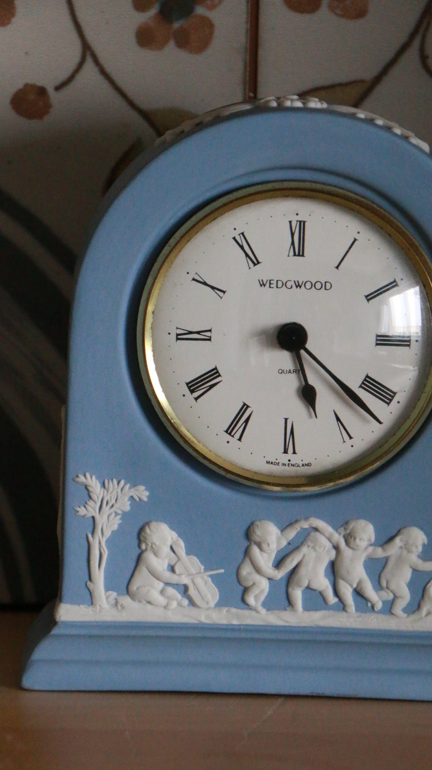 Vintage Wedgwood Jasperware Mantel Clock with White Relief Design – Blue & White