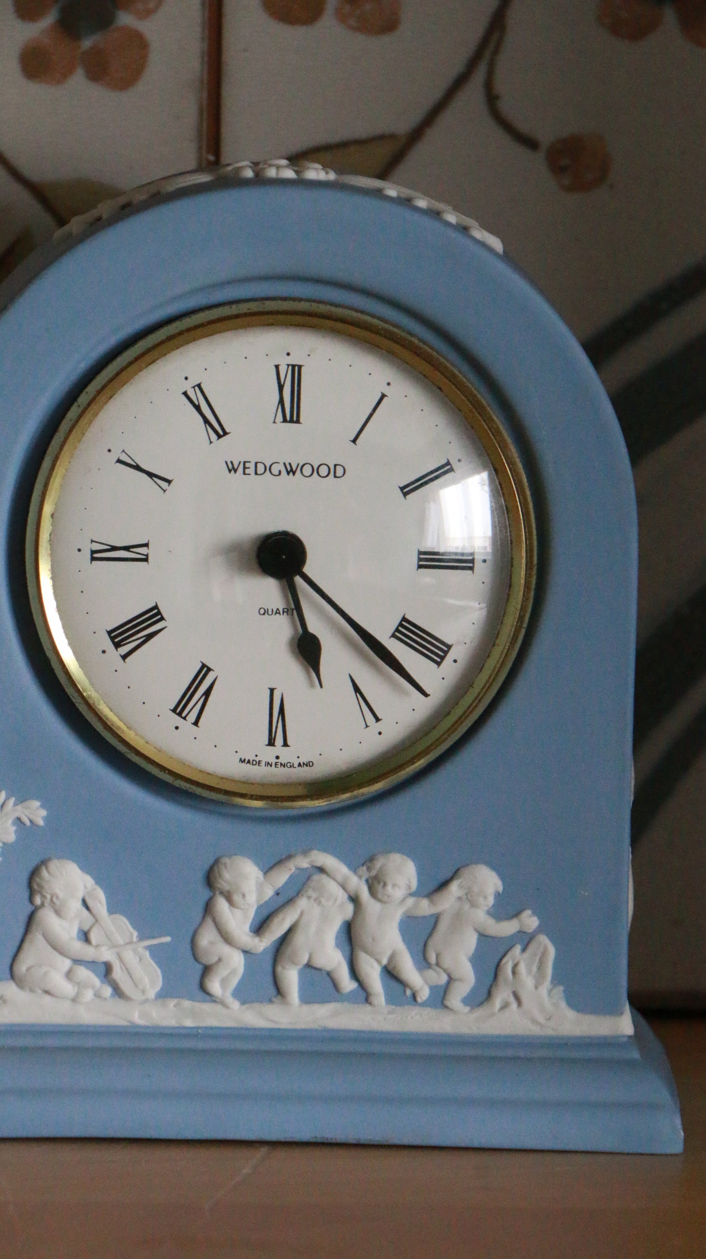 Vintage Wedgwood Jasperware Mantel Clock with White Relief Design – Blue & White
