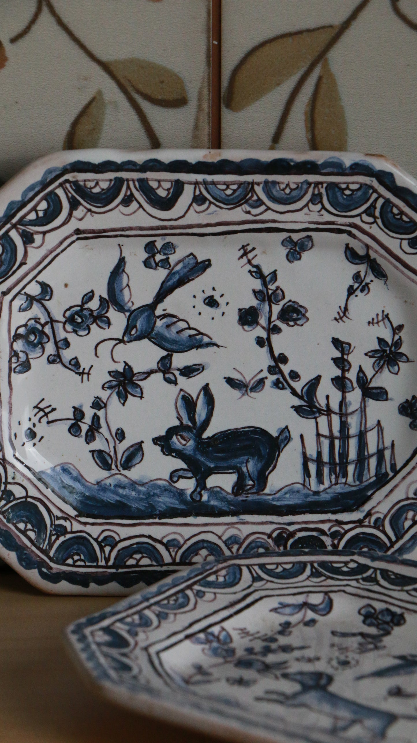 Pair of Hand-Painted Portuguese Conímbriga Plates – Dog & Rabbit Motifs