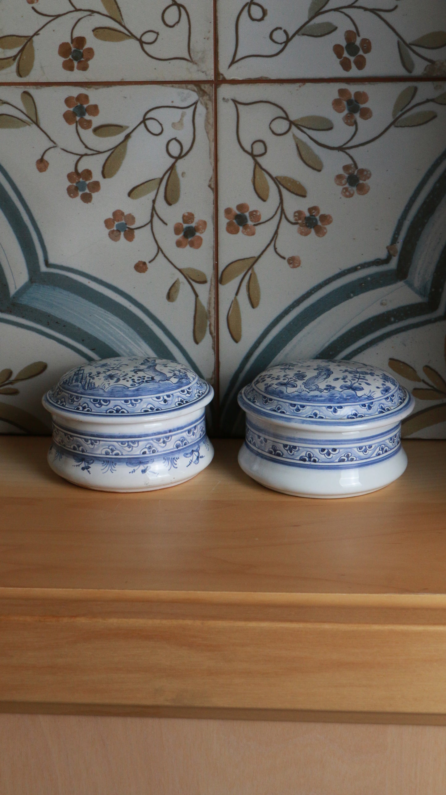 Pair of Hand-Painted Blue & White Lidded Portuguese Ceramic Boxes – Conimbriga, Séc. XVII