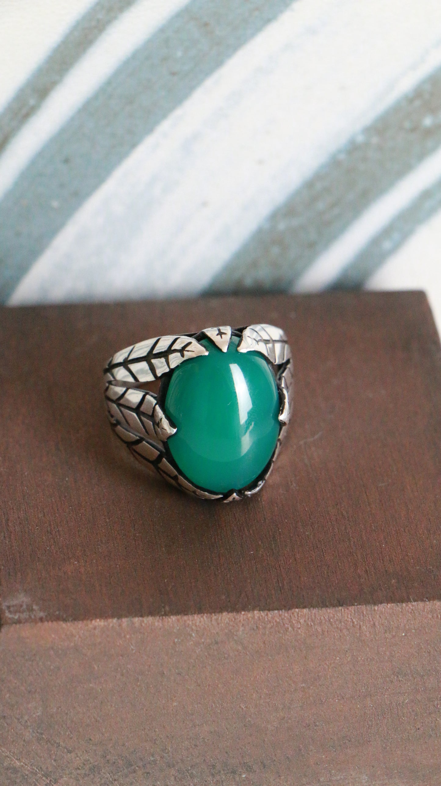 MARRAKESH EDIT - Vintage Sterling Silver Ring with Green Cabochon Agate Stone