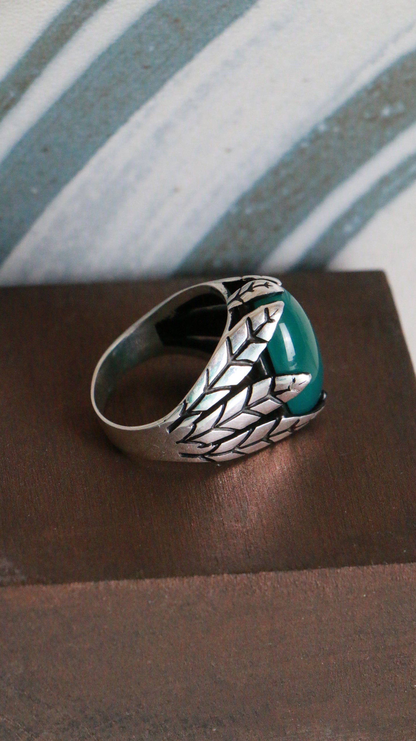 MARRAKESH EDIT - Vintage Sterling Silver Ring with Green Cabochon Agate Stone
