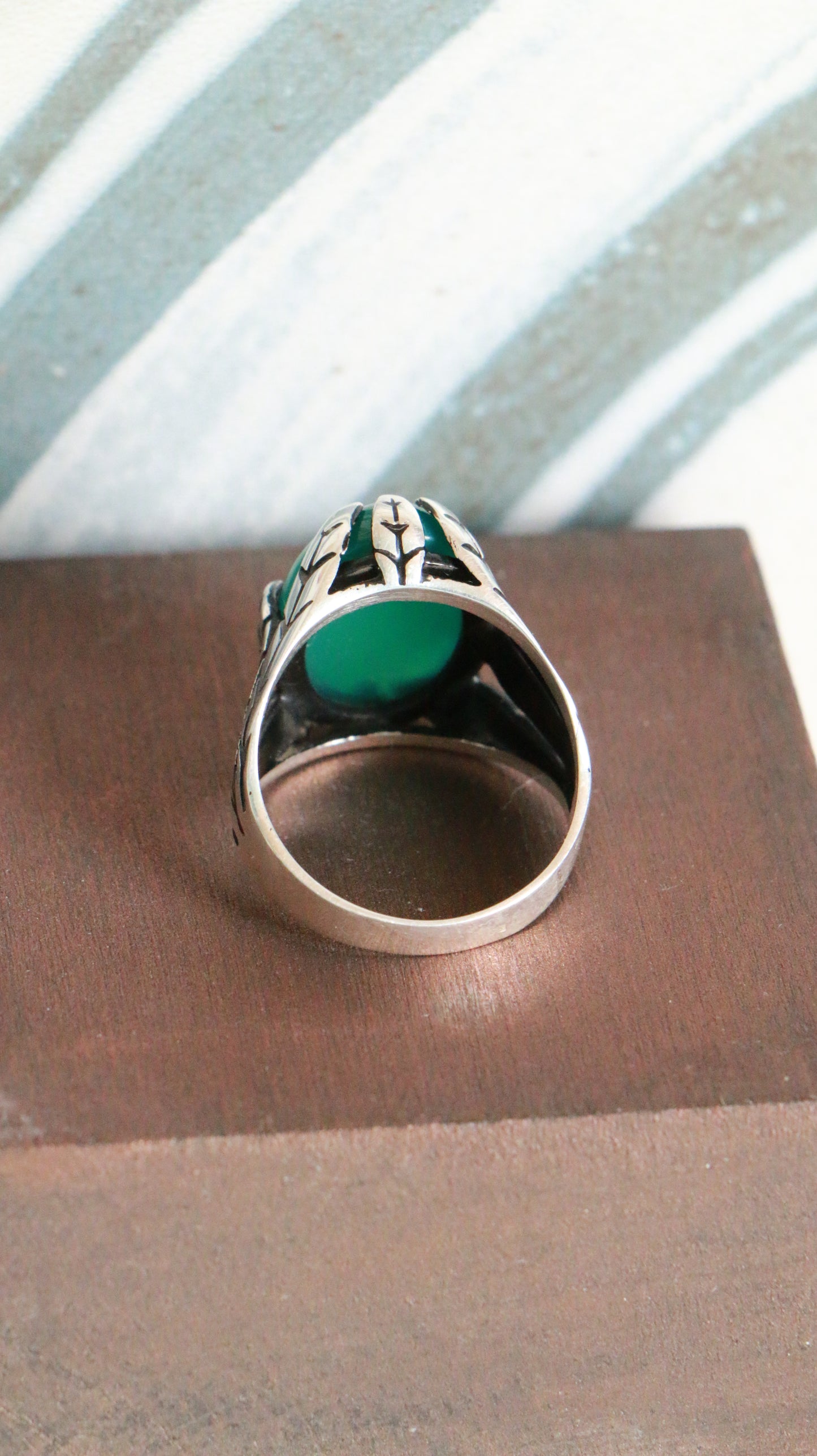 MARRAKESH EDIT - Vintage Sterling Silver Ring with Green Cabochon Agate Stone