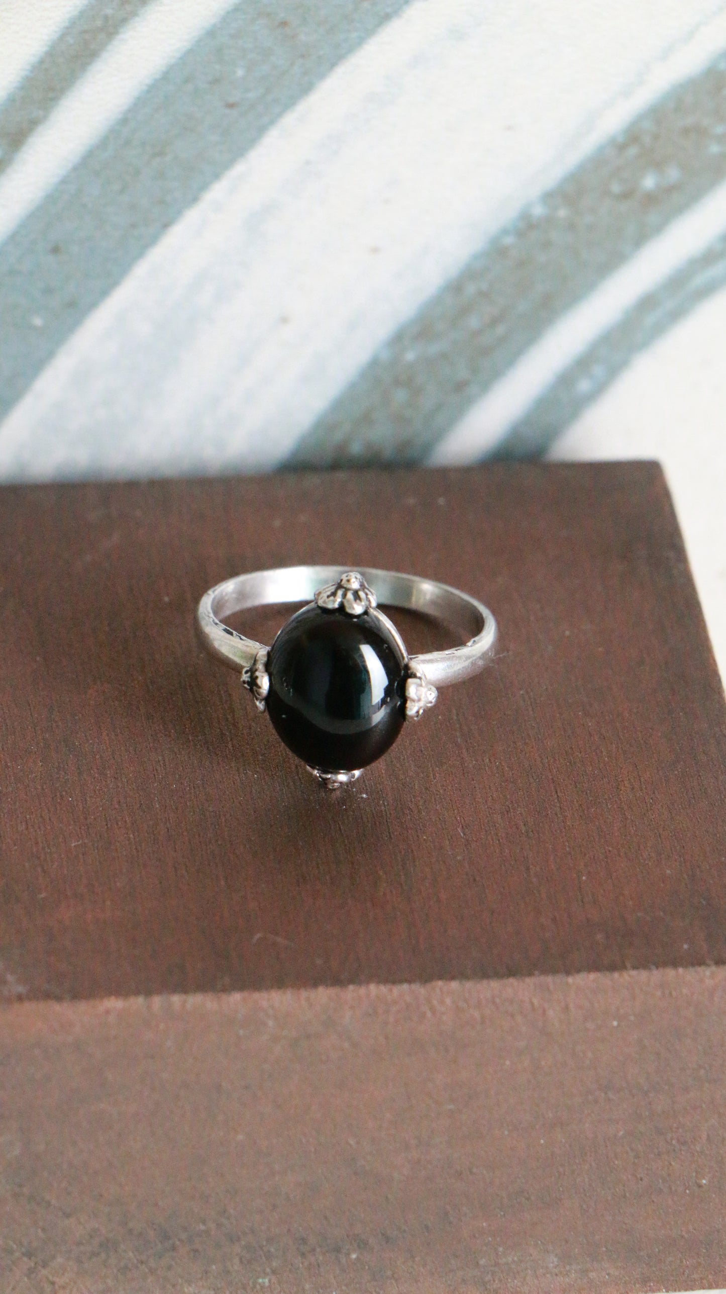 MARRAKESH EDIT - Vintage Sterling Silver Ring with Black Onyx Cabochon