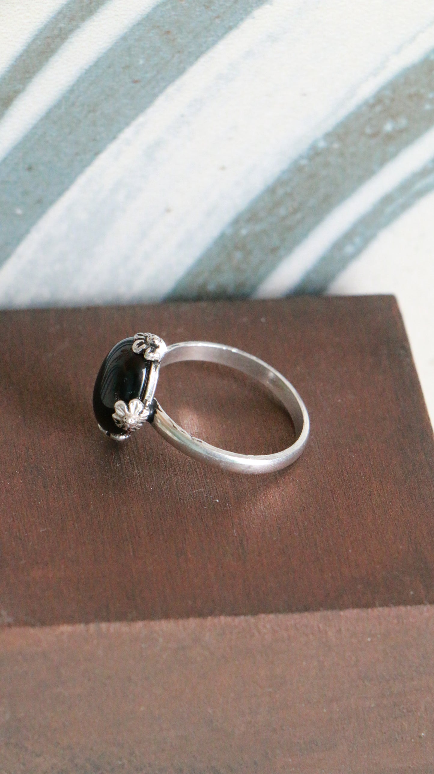 MARRAKESH EDIT - Vintage Sterling Silver Ring with Black Onyx Cabochon