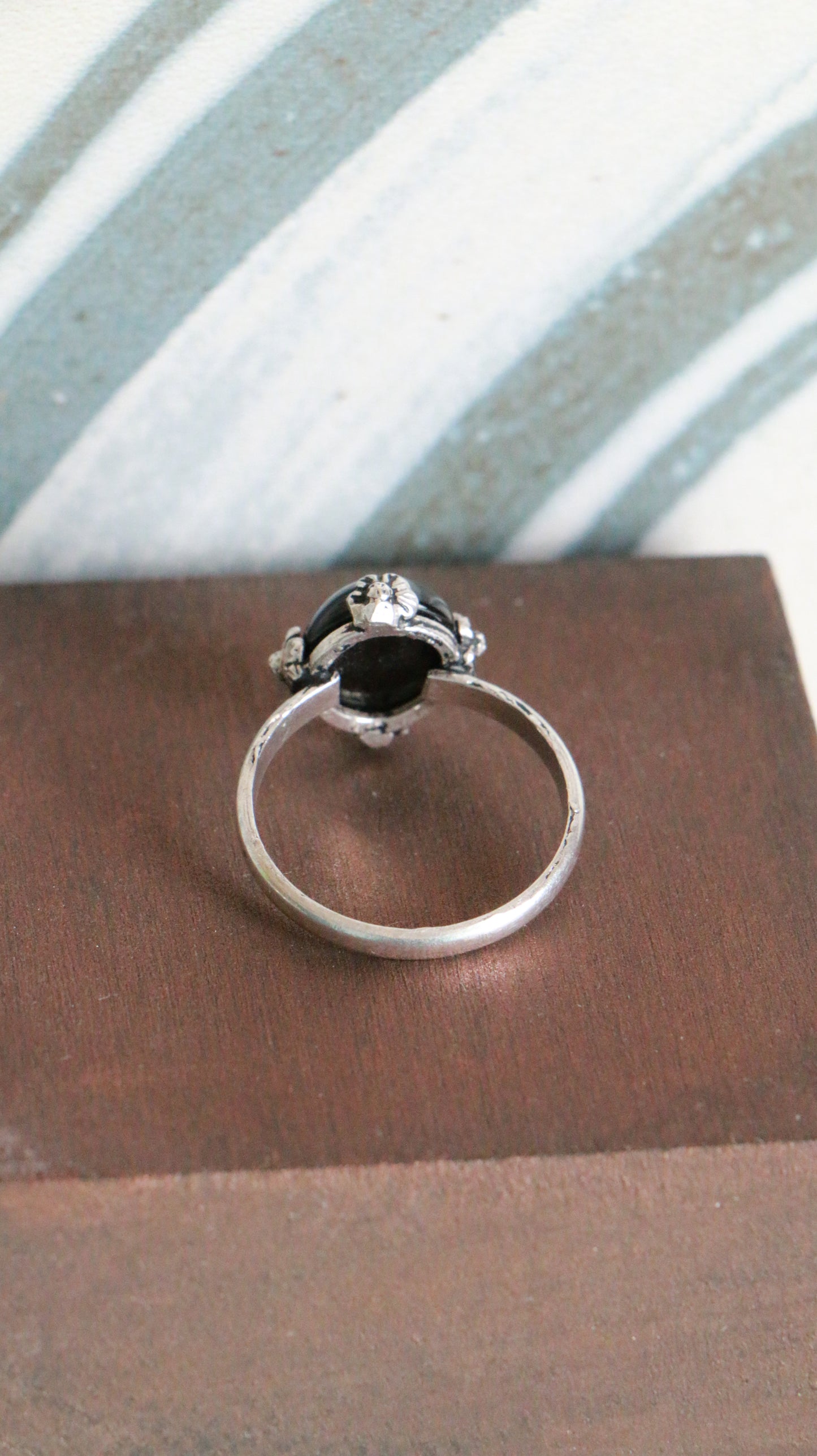 MARRAKESH EDIT - Vintage Sterling Silver Ring with Black Onyx Cabochon