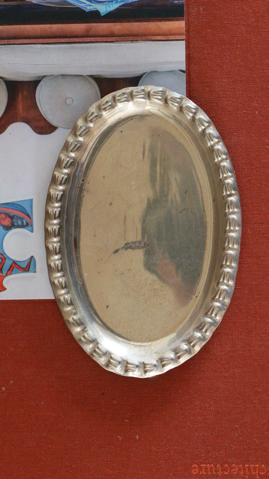 Vintage Silver‑Plated Oval Tray with Scalloped Edge