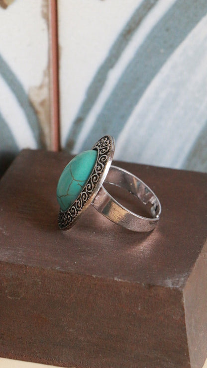 Turquoise-Coloured Oval Costume Ring