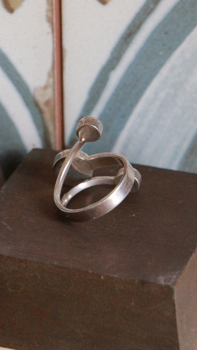 Vintage Mexican 47° Maker Cluster Sterling Silver Ring with Black Onyx