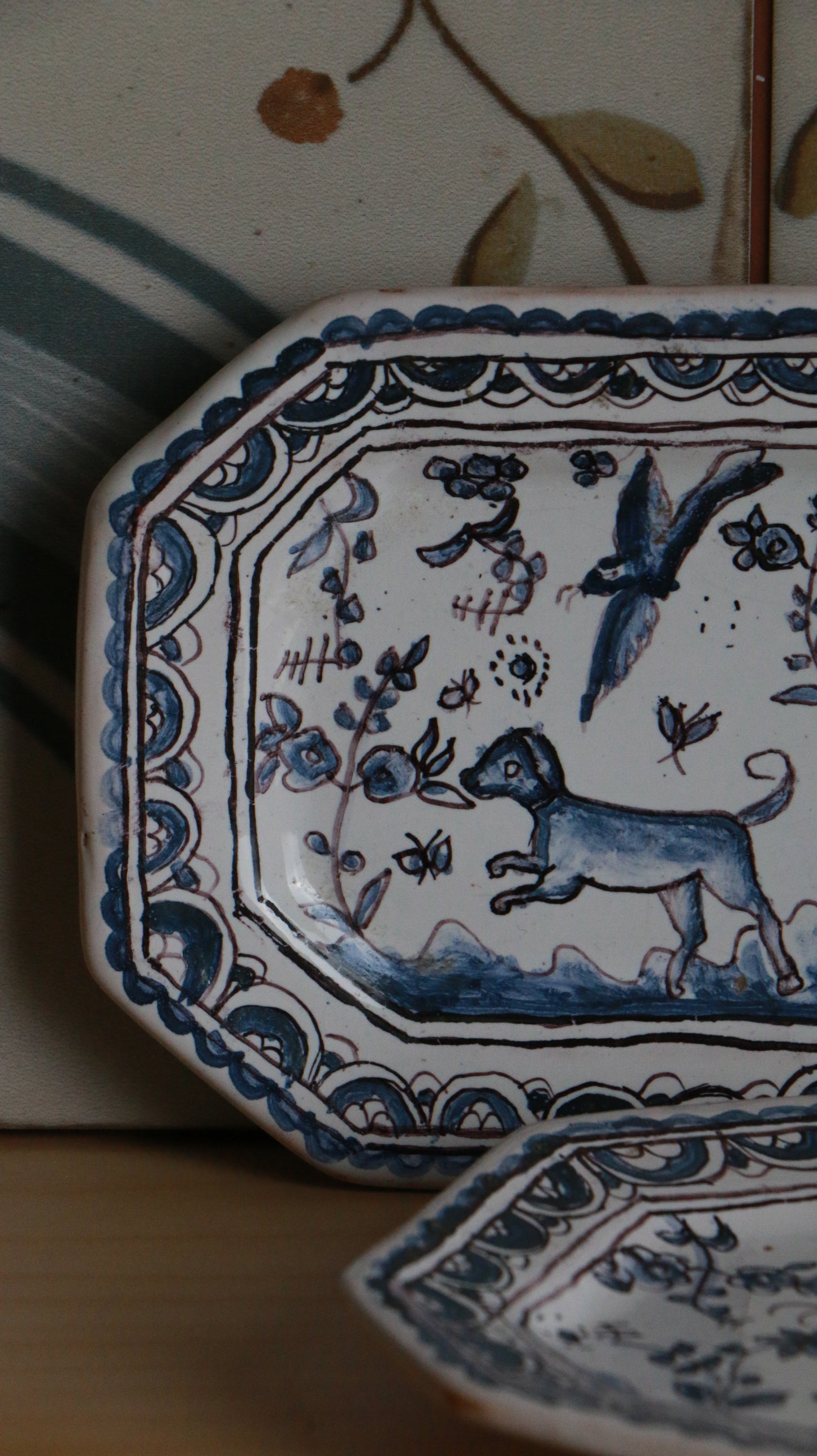 Pair of Hand-Painted Portuguese Conímbriga Plates – Dog & Rabbit Motifs