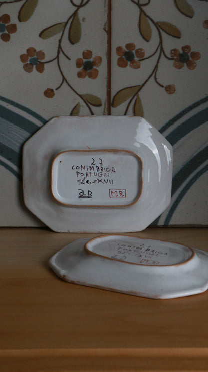 Pair of Hand-Painted Portuguese Conímbriga Plates – Dog & Rabbit Motifs