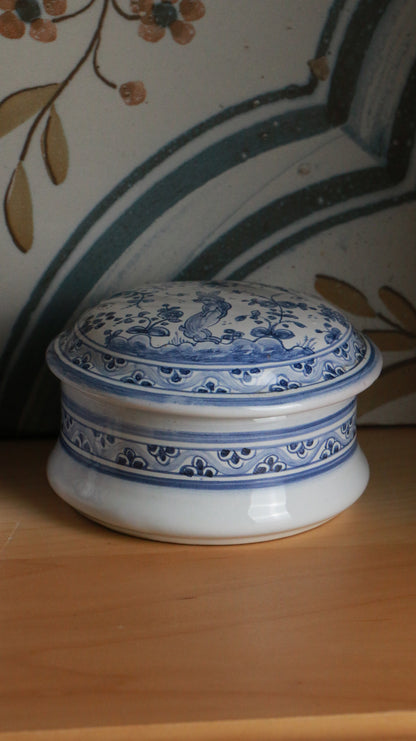 Pair of Hand-Painted Blue & White Lidded Portuguese Ceramic Boxes – Conimbriga, Séc. XVII