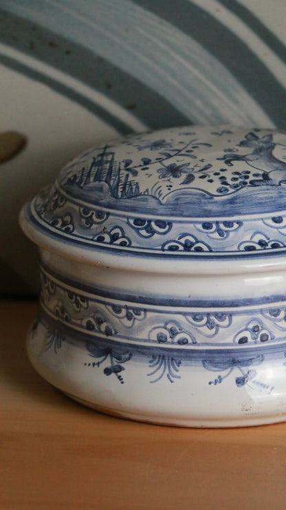 Pair of Hand-Painted Blue & White Lidded Portuguese Ceramic Boxes – Conimbriga, Séc. XVII