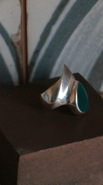 Vintage Sterling Silver Modernist Ring with Green Onyx Inlay
