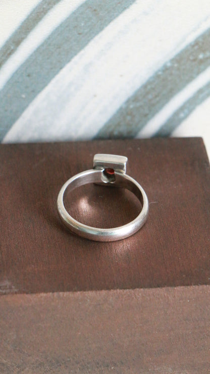 MARRAKESH EDIT - Vintage Sterling Silver Ring with Red Garnet Stone